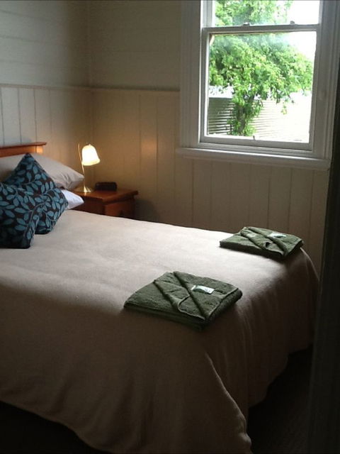 Royal Hotel Snake Valley - Accommodation BNB 3