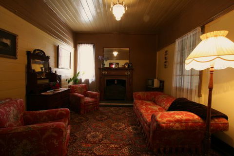 Shurdingtons Cottage - Accommodation BNB 4