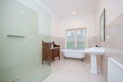 Shearer's Hill - Luxury Farm Stay - Accommodation BNB 5