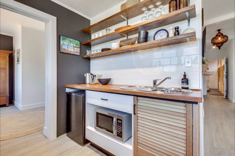 Stranded Beach Stay Yeppoon - Accommodation BNB 6