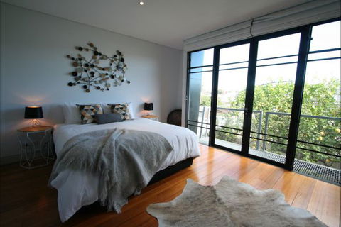 Two Five Zero / Richmond - Accommodation BNB 0