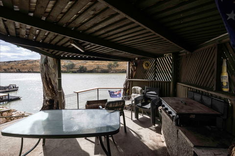 192 Page Drive Blanchetown -River Shack Rentals - Accommodation BNB 2