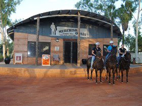 Murchison Oasis Roadhouse, Motel, Caravan Park - Accommodation BNB 3