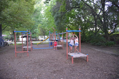 Ardern's Caravan Park Myrtleford - Accommodation BNB 4