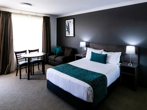Best Western Plus Ambassador Orange - Accommodation BNB 2