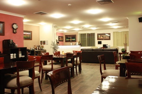 Country Plaza Queanbeyan - Accommodation BNB 0