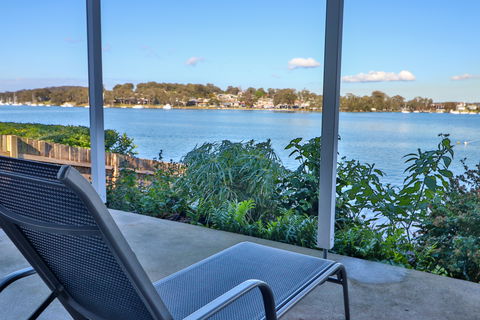 El Lago Jetty - Accommodation BNB 8