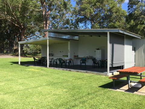 Emerald Tiki Village Caravan Park - Accommodation BNB 1