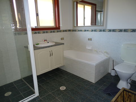 Marina Pathway - Accommodation BNB 7