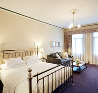 The Settlement Hotel - Accommodation BNB