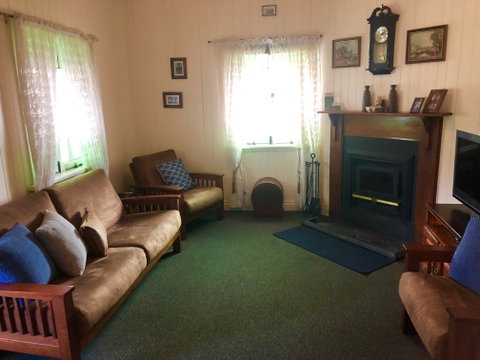 Dillons Cottage Stanthorpe - Accommodation BNB 2