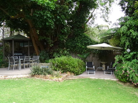 Edge Of The Forest Motel And Cottage - Accommodation BNB 0