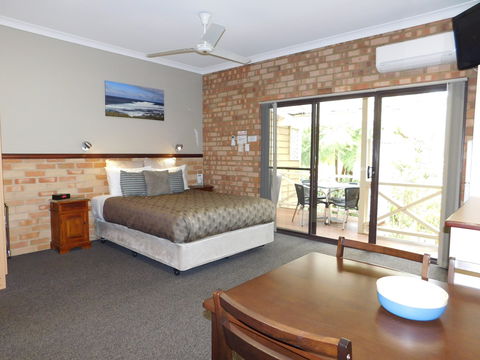 Edge Of The Forest Motel And Cottage - Accommodation BNB 9