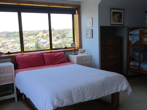 High On Penguin - Accommodation BNB 6