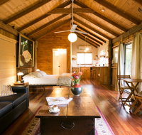 Mavis's Kitchen and Cabins - Accommodation BNB
