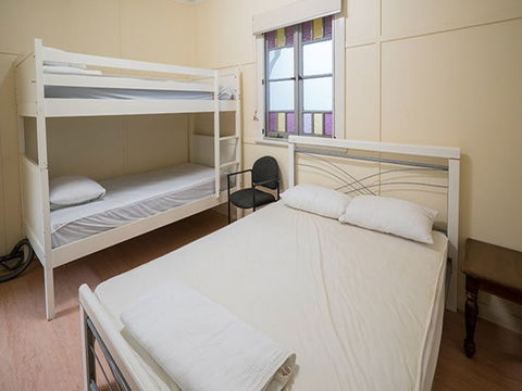 Swamp House And Bunkhouse - Accommodation BNB 1