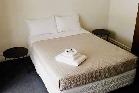 The Australian Hotel Motel - Accommodation BNB 8