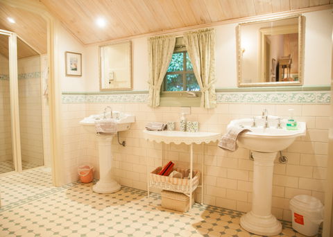 The Studio & The Barn - Accommodation BNB 7