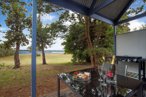Waterfront Retreat At Wattle Point - Accommodation BNB 4