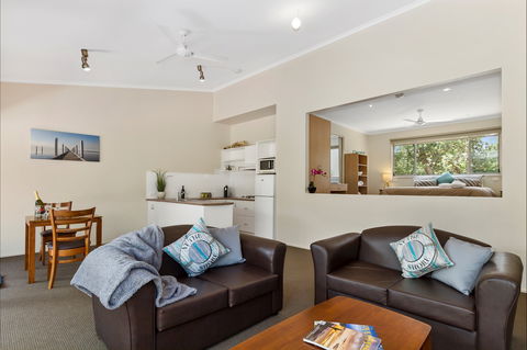 Waterfront Retreat At Wattle Point - Accommodation BNB 5