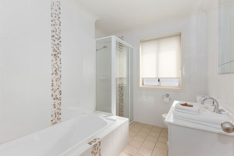 Colonial Court Villas Serviced Apartments - Accommodation BNB 0