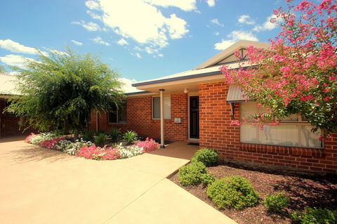 Colonial Court Villas Serviced Apartments - Accommodation BNB 2