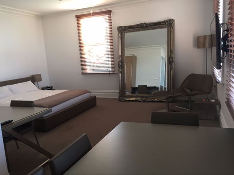 Ikon Hotel - Accommodation BNB 1