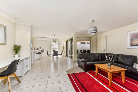 Mount Gambier Apartments - City Fringe Apartment A - Accommodation BNB 1