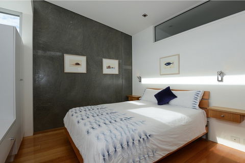 New York Loft Style Waterfront 3BR Holiday Home - Accommodation BNB 1