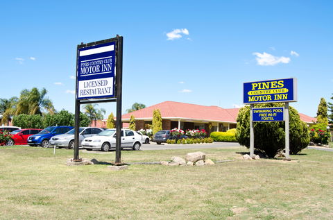 Pines Country Club Motor Inn - Accommodation BNB 0