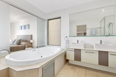 Rainbow Sea Resort - Accommodation BNB 2