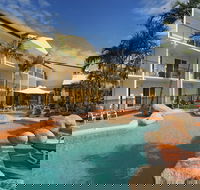 Cairns Queenslander Hotel and Apartments - Accommodation BNB