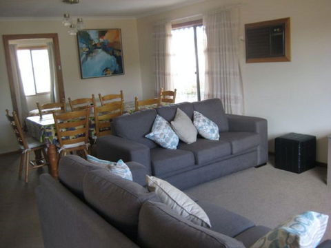 Easto's - Accommodation BNB 2