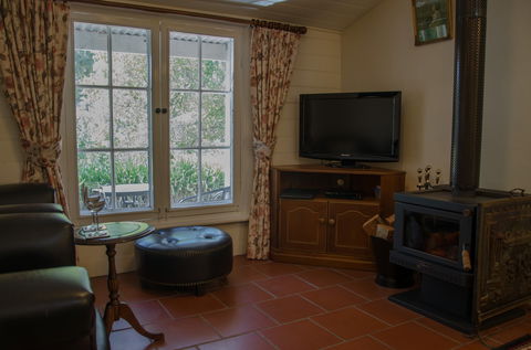 Ford Cottage Bed & Breakfast - Accommodation BNB 2