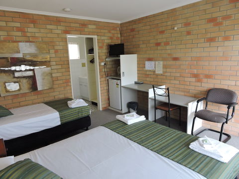 Hotel Motel 5 - Accommodation BNB 2