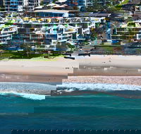 Rolling Surf Resort - Accommodation BNB