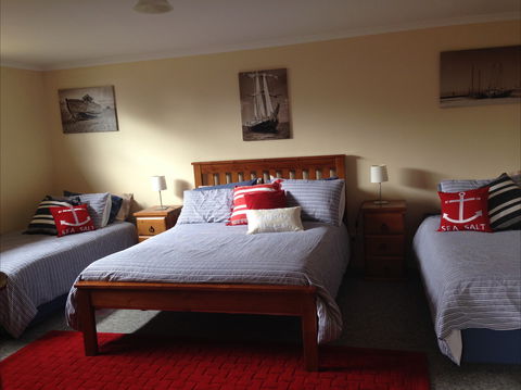 Springs Beach House - Accommodation BNB 1