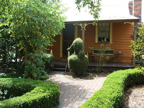 Westbury Gingerbread Cottages - The - Accommodation BNB 2