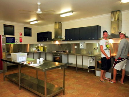 Blue Reef Backpackers - Accommodation BNB 1
