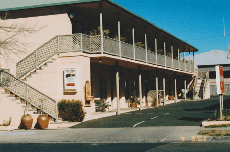 New England Motor Inn - Accommodation BNB