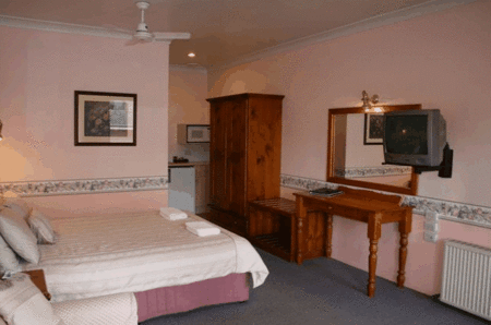 New England Motor Inn - thumb 1