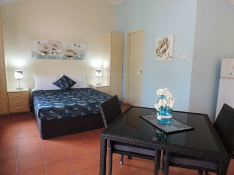 Palm Grove Caravan Resort - Accommodation BNB 1