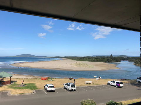Beachfront Apartment - Accommodation BNB 0