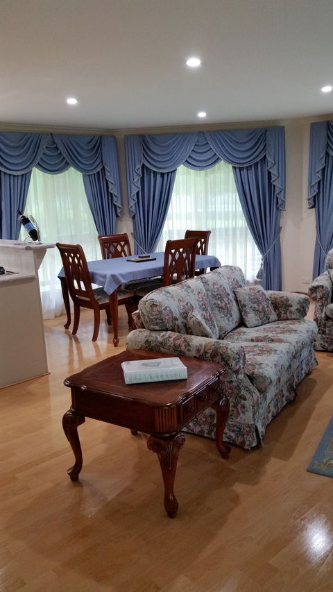 Carolynnes Cottages - Blue Wren Cottage - Accommodation BNB 2