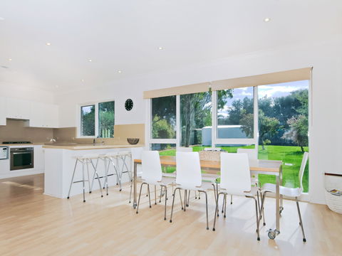 Century 21 SouthCoast: Tennis Elbow - Accommodation BNB 1