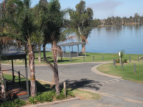 DC On The Lake - Accommodation BNB 0