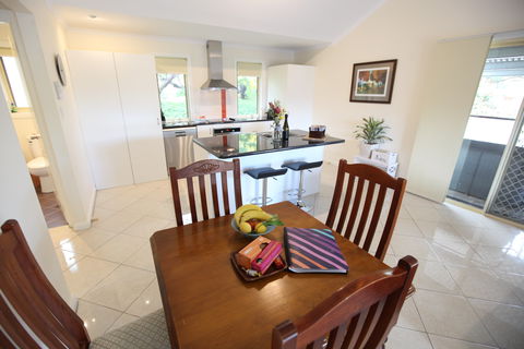 One Tree Bed And Breakfast: The Suite And The Retreat - Accommodation BNB 1