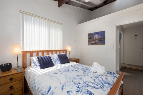 Absolute Oceanfront Cottage - Accommodation BNB 1