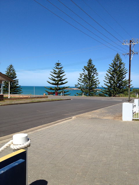 Beachcomber Beachfront  Beach House At Port Elliot On Horseshoe Bay - Accommodation BNB 1