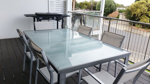 Beachcomber Beachfront  Beach House At Port Elliot On Horseshoe Bay - Accommodation BNB 2